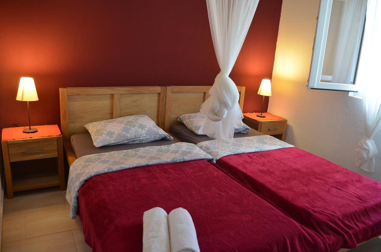 Poseidon Holiday Guesthouse ชิวิเย ภายนอก รูปภาพ