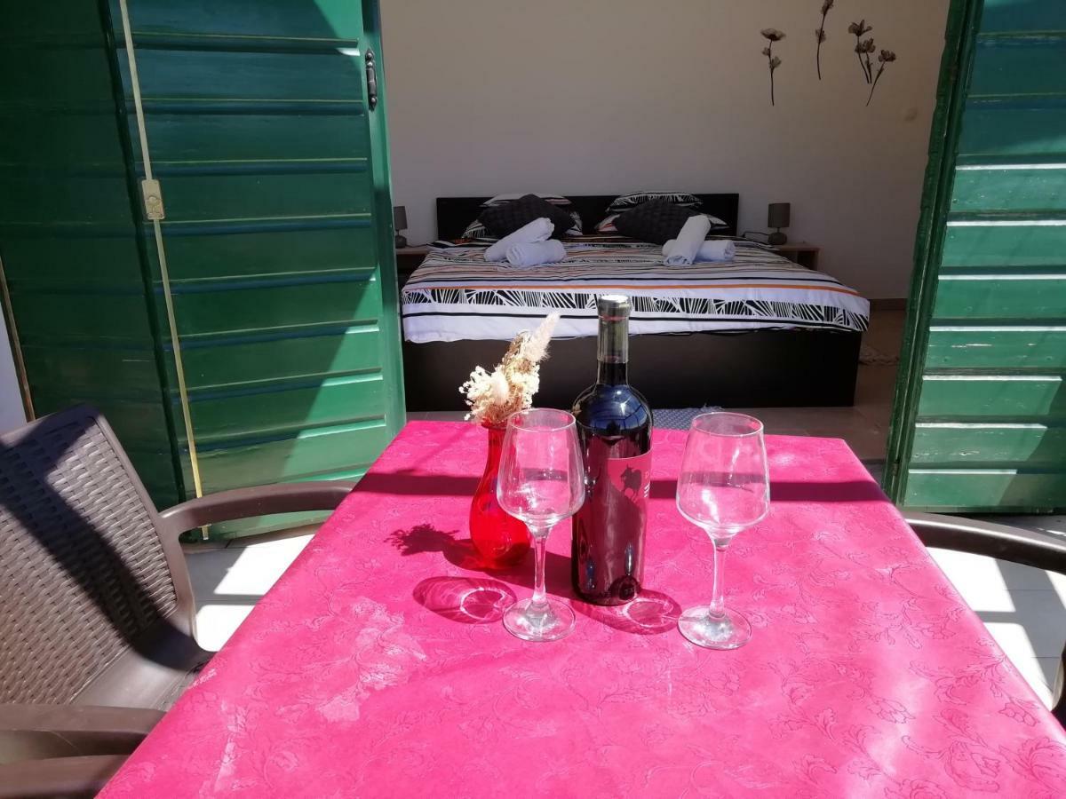 Poseidon Holiday Guesthouse ชิวิเย ภายนอก รูปภาพ
